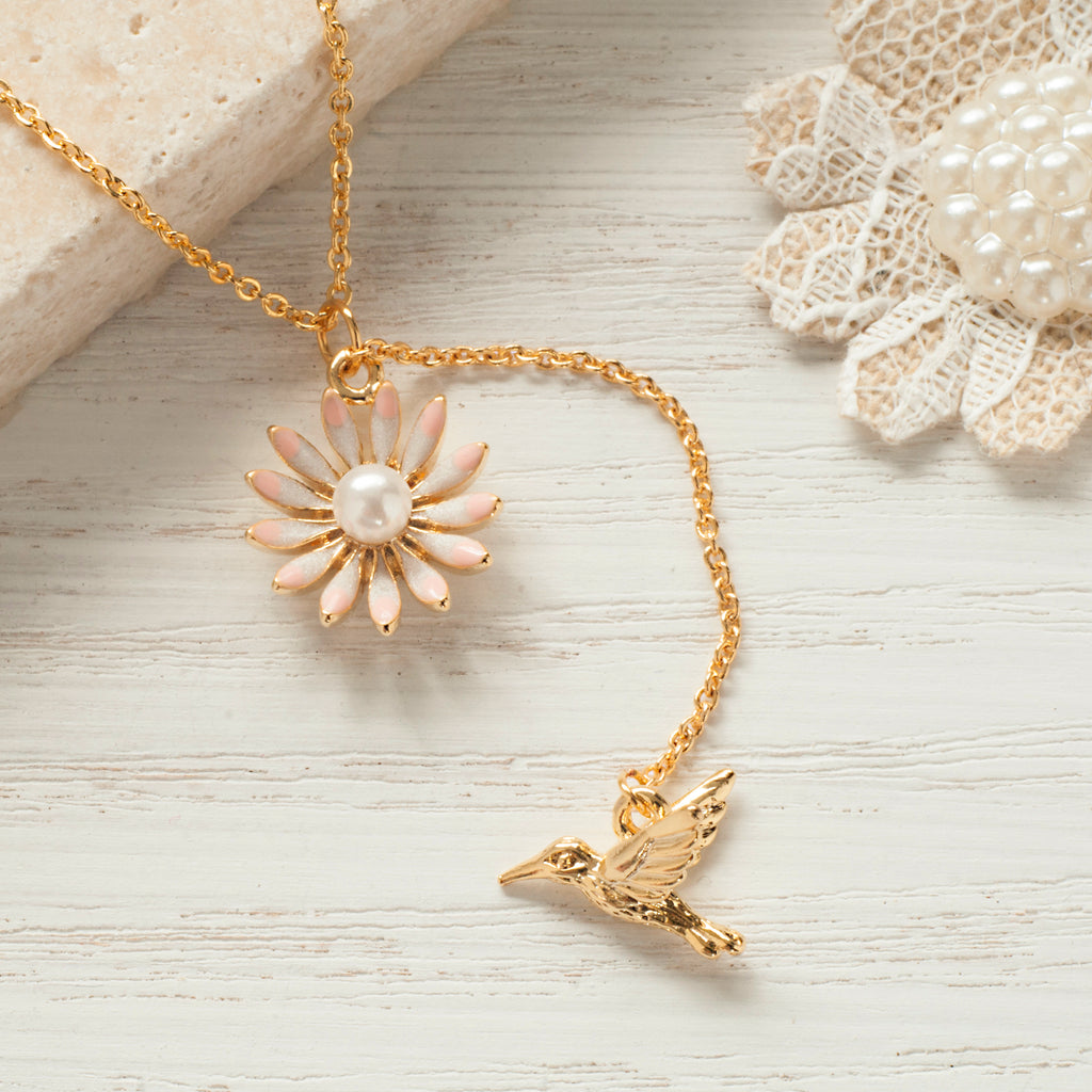 Secret Garden Humming Bird & Pink Daisy